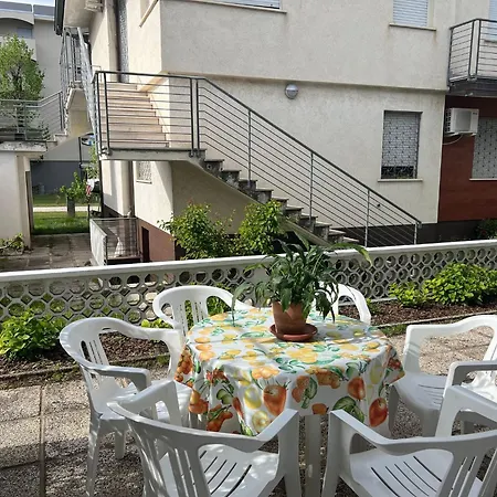 Lignano With Terrace Apartment