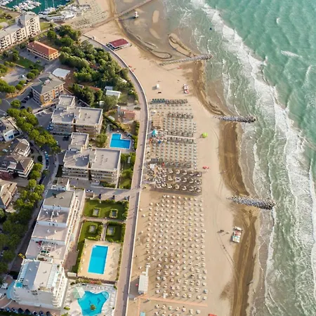 Lignano With Terrace Apartment Lignano Sabbiadoro